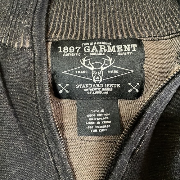 Quarter Zip Dark Grey - Picture 2 of 2